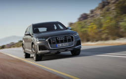 This is the 2020 Audi SQ7 TDI facelift