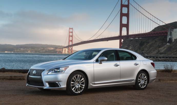 2017 Lexus LS460 Sedan