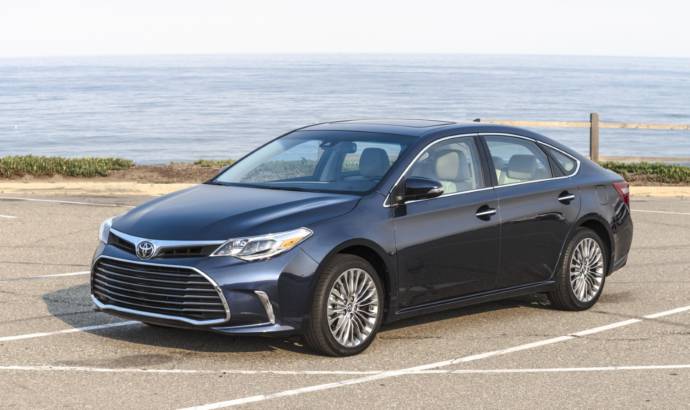 2017 Toyota Avalon Sedan