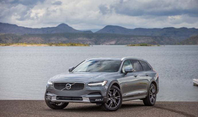 2017 Volvo V90 Cross Country Wagon