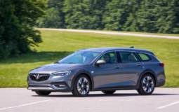 2018 Buick Regal TourX Wagon