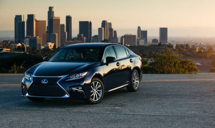 2018 Lexus ES300h Sedan