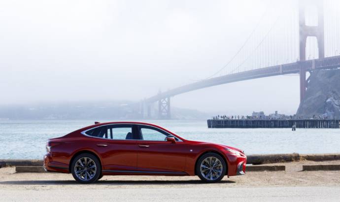 2018 Lexus LS500h Sedan