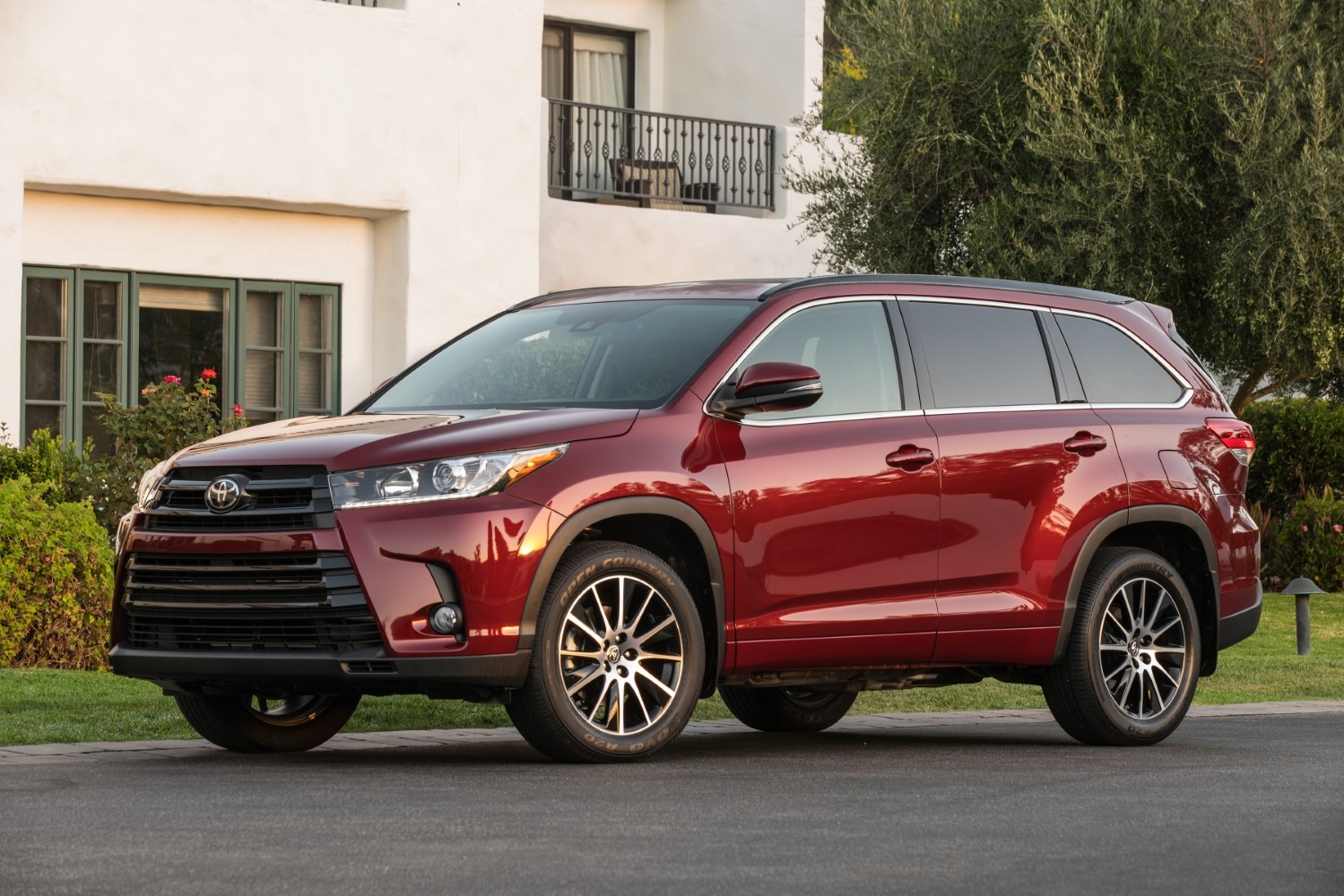 2018 Toyota Highlander SUV Specs, Review, and Pricing  CarSession