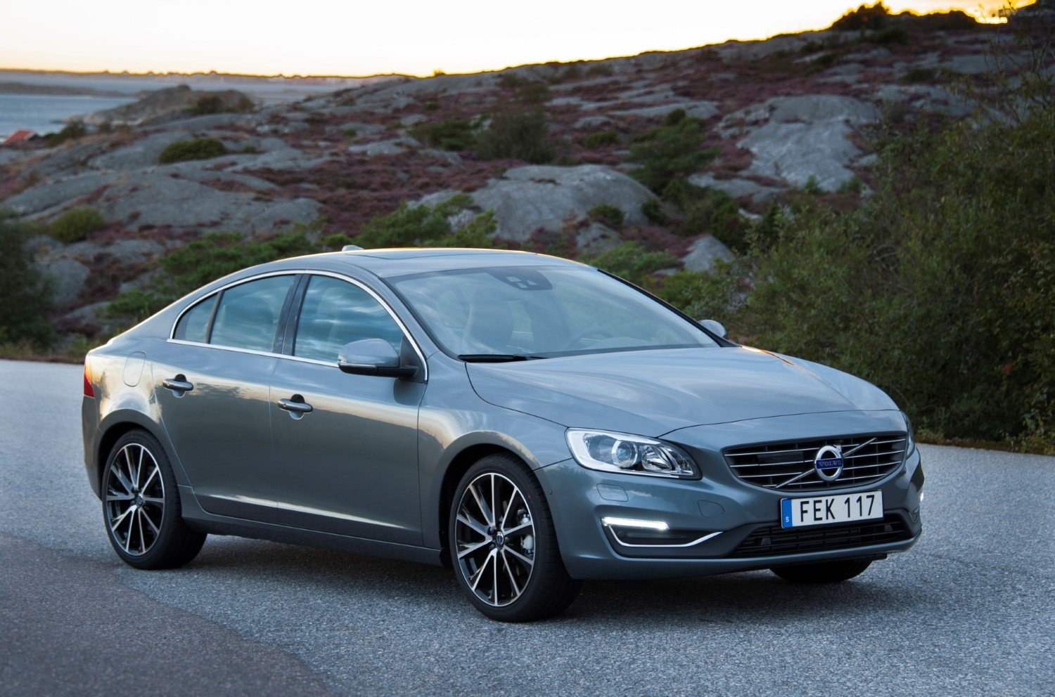 2018 Volvo S60 Sedan Specs, Review, and Pricing | CarSession