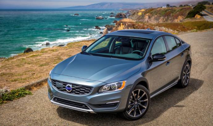 2017 Volvo S60 Cross Country Sedan