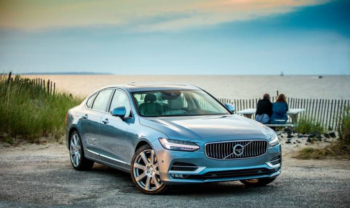 2017 Volvo S90 Sedan