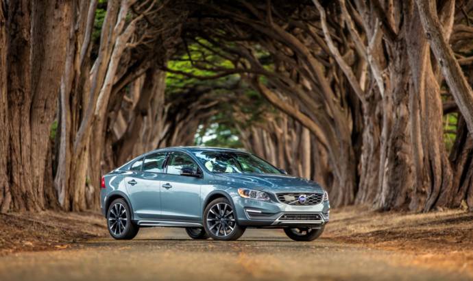 2018 Volvo S60 Cross Country Sedan