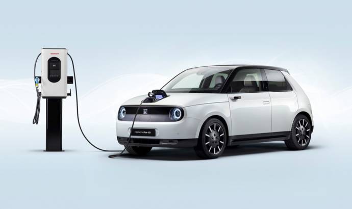 Honda e electric vehicle has a base price of 26160 GBP in the UK