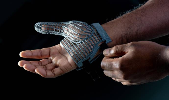 Jaguar creates 3D-printed gloves for its employees
