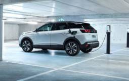 Peugeot 3008 PHEV has 300 HP and 36 miles of electric range