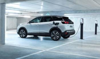 Peugeot 3008 PHEV has 300 HP and 36 miles of electric range