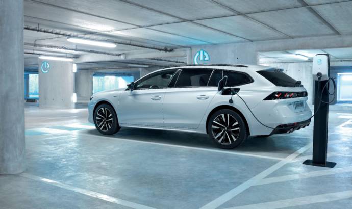 Peugeot 508 Hybrid and 508 SW Hybrid unveiled