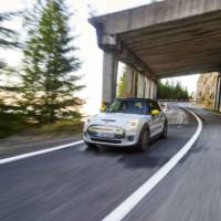 The new Mini Cooper SE starts its career on the best road in the world