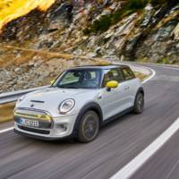 The new Mini Cooper SE starts its career on the best road in the world