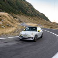 The new Mini Cooper SE starts its career on the best road in the world