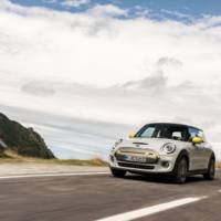 The new Mini Cooper SE starts its career on the best road in the world