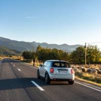 The new Mini Cooper SE starts its career on the best road in the world