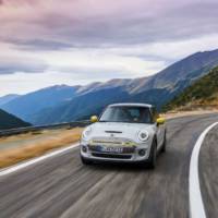 The new Mini Cooper SE starts its career on the best road in the world