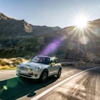 The new Mini Cooper SE starts its career on the best road in the world