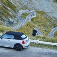 The new Mini Cooper SE starts its career on the best road in the world