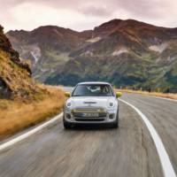 The new Mini Cooper SE starts its career on the best road in the world