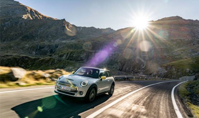 The new Mini Cooper SE starts its career on the best road in the world