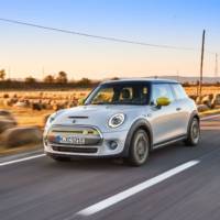 The new Mini Cooper SE starts its career on the best road in the world