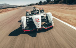 This is the new Porsche 99X Electric racer which will compete in 2019-2020 Formule E season
