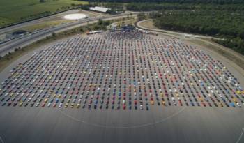 Ford sets world record for largest Mustang parade