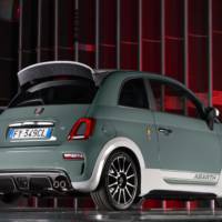 Abarth 695 70th Anniversario has 180 HP and manually adjustable spoiler