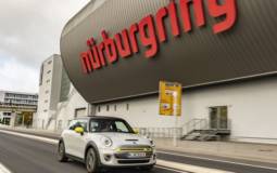 Mini Cooper SE lapped the Nurburgring without braking