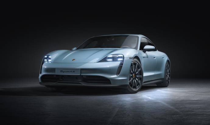 Porsche Taycan 4S introduced