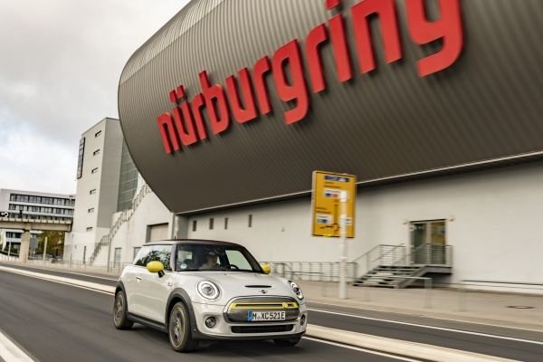 Mini Cooper SE lapped the Nurburgring without braking