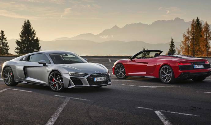 This is the 2020 Audi R8 V10 RWD