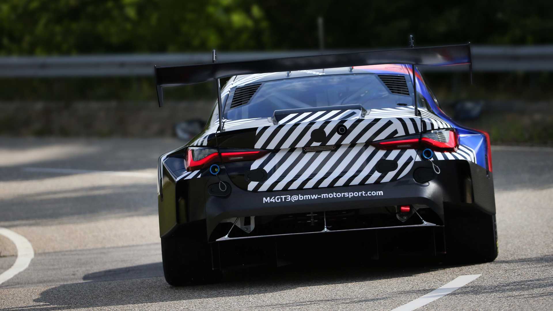 First camouflaged pictures of the upcoming 2022 BMW M4 GT3