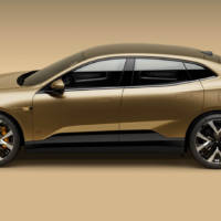 Polestar 4 exterior side