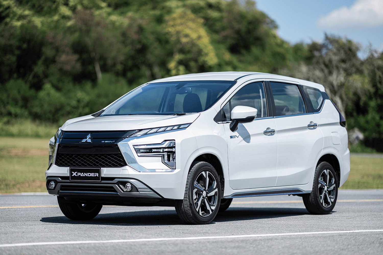 Mitsubishi Xpander HEV 2024